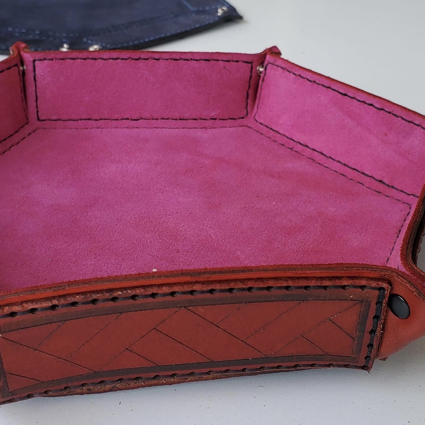 Snapped dice tray from the side