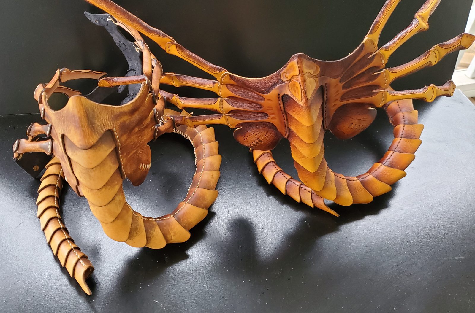 Plain facehugger and stamped facehugger