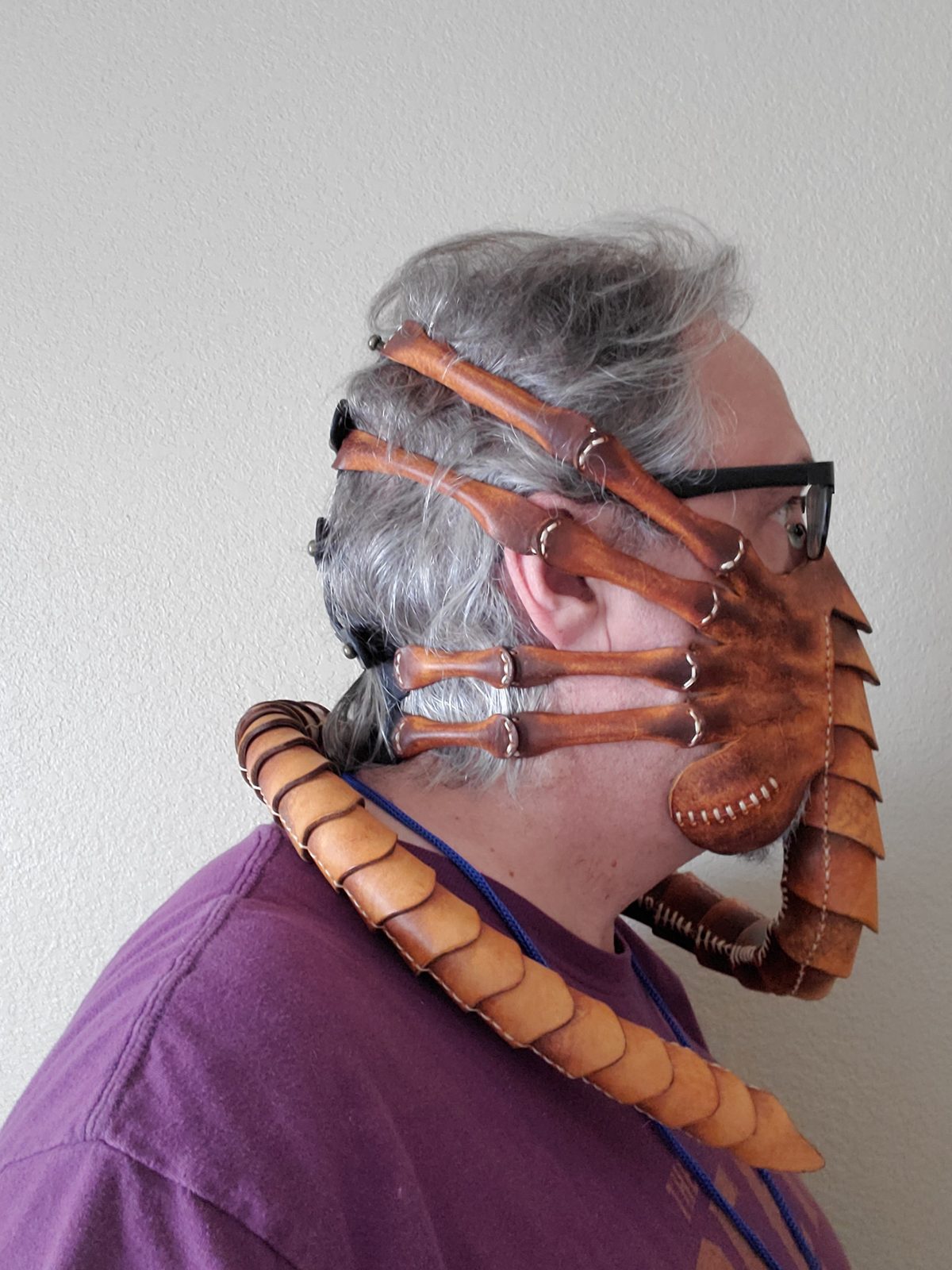 Facehugger back