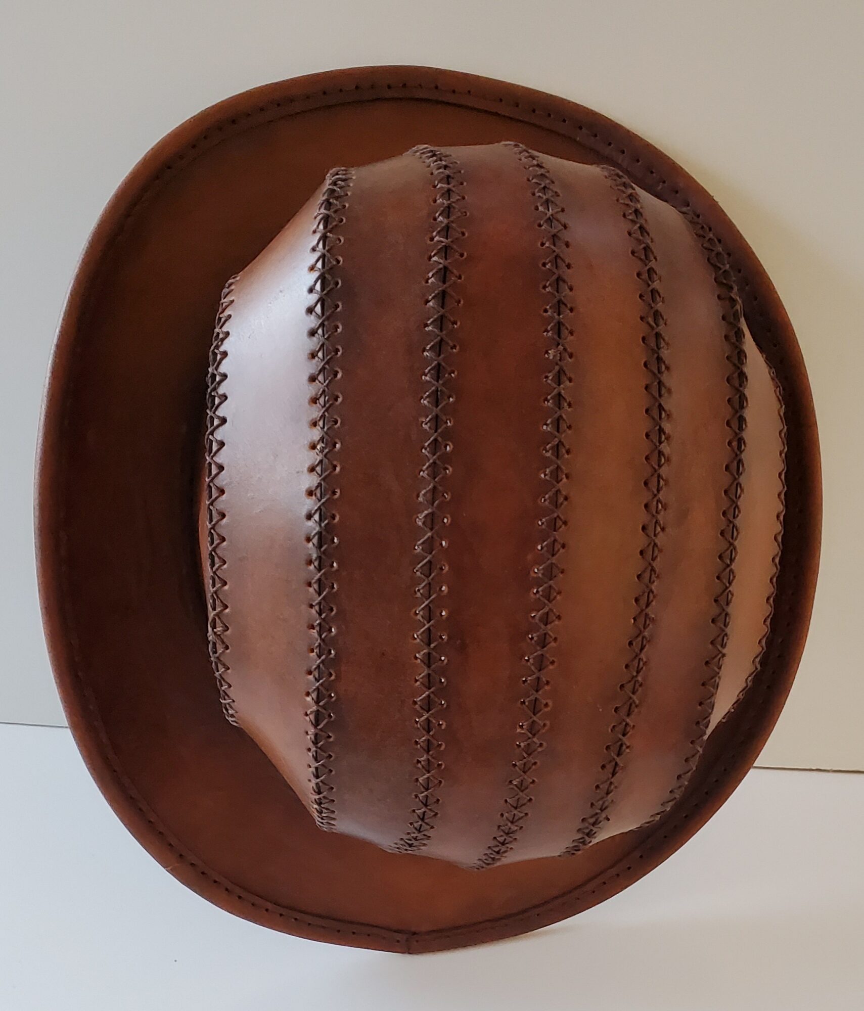 Bowler top